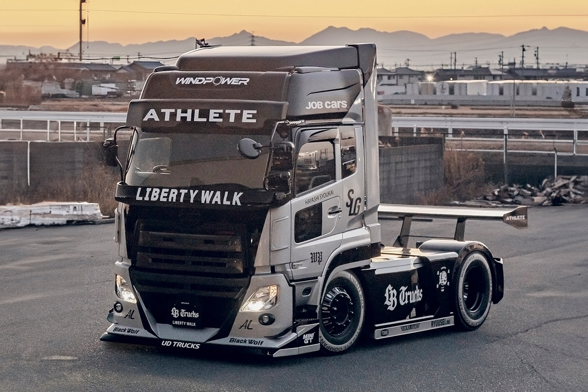LB-TRUCKS UD QUON_00003