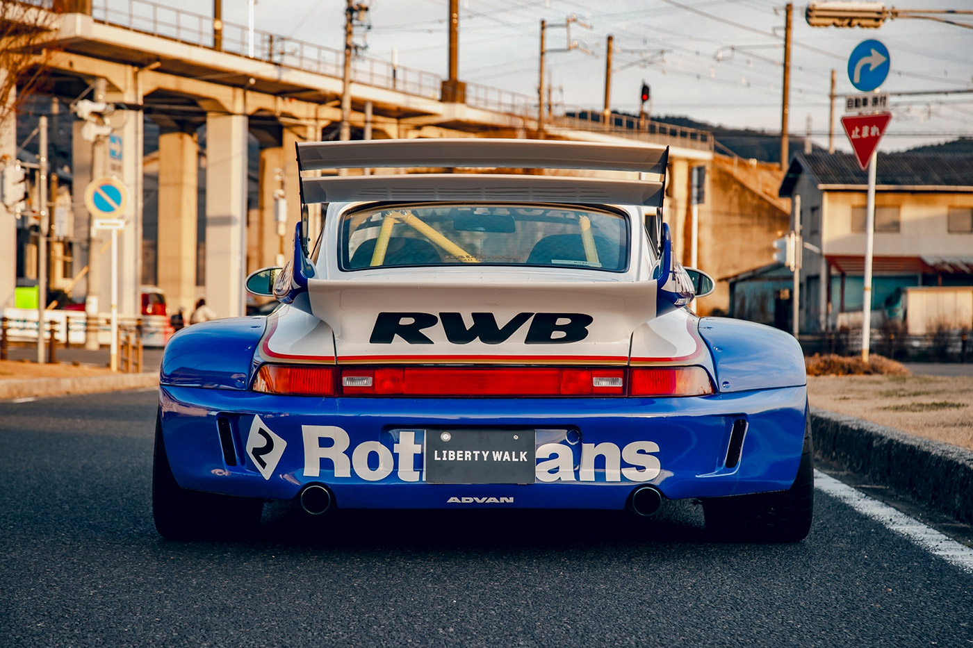 PORSCHE-99300006
