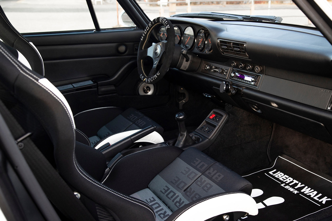 PORSCHE-99300021