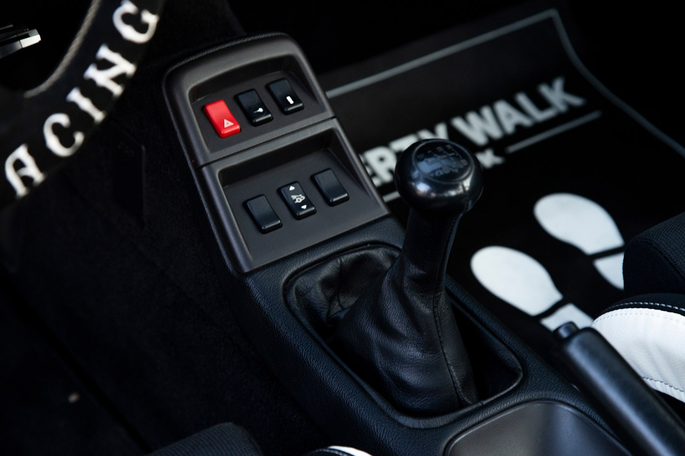 PORSCHE-99300026