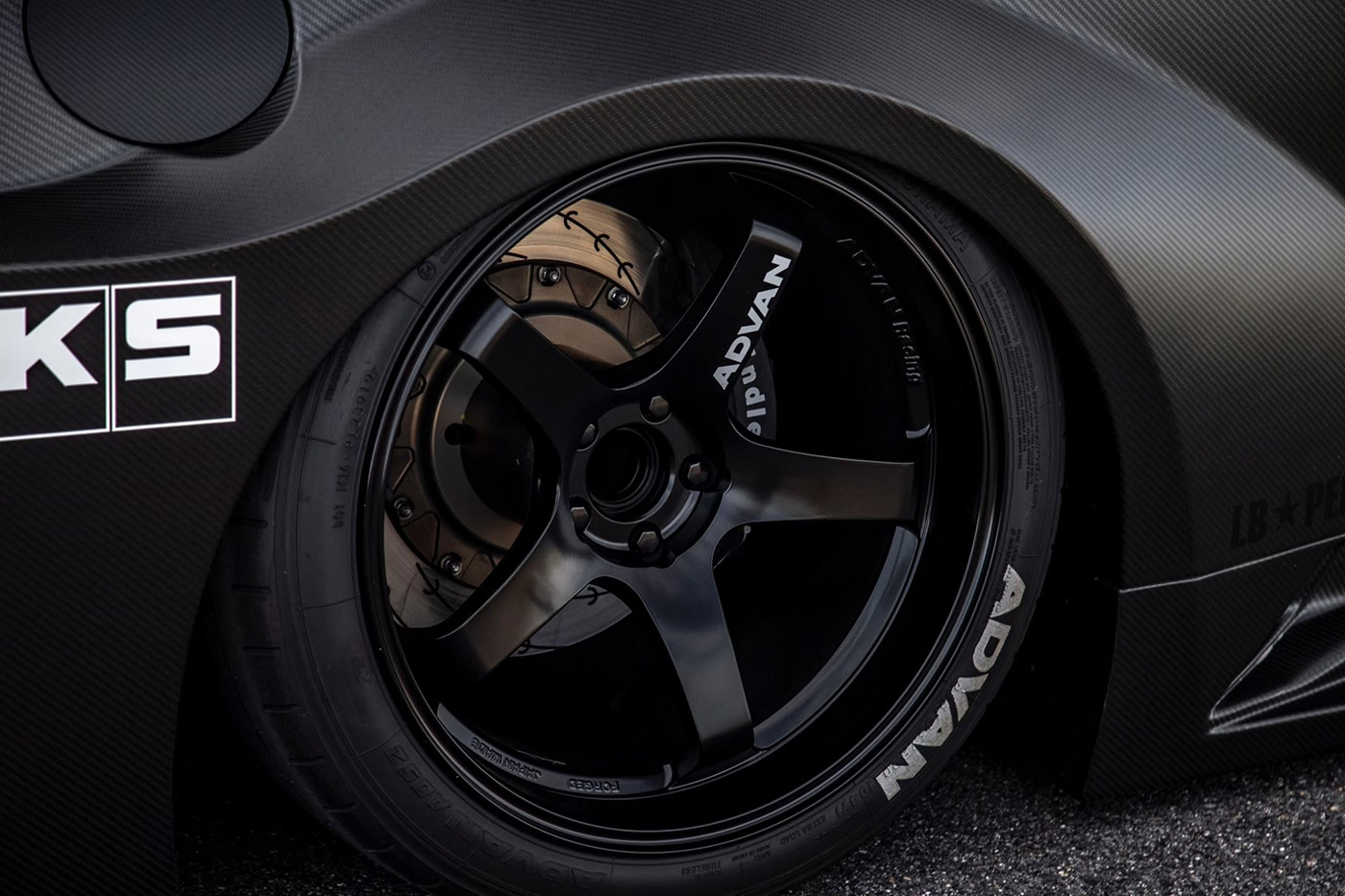 LB-WORKS-NISSAN-GT-R-R35-Dry00027