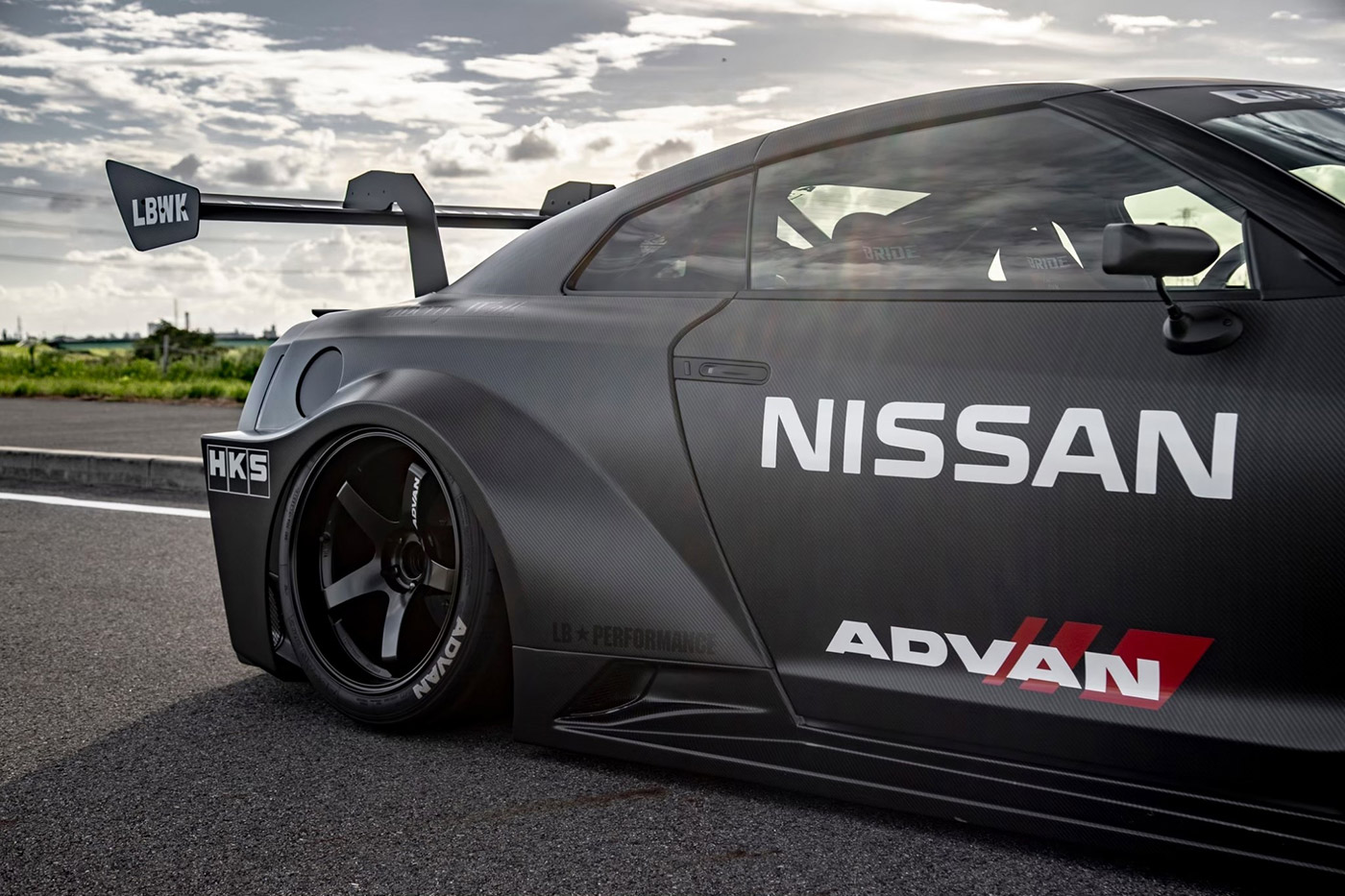 LB-WORKS-NISSAN-GT-R-R35-Dry00029