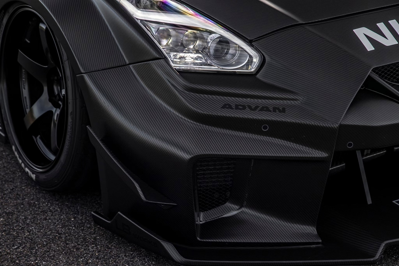 LB-WORKS-NISSAN-GT-R-R35-Dry00036