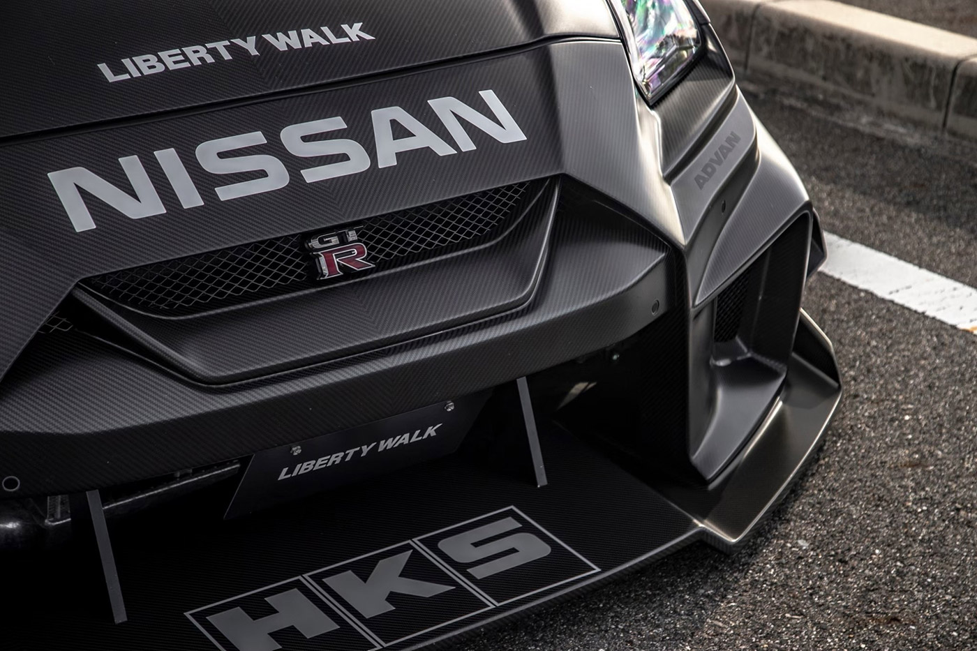 LB-WORKS-NISSAN-GT-R-R35-Dry00038