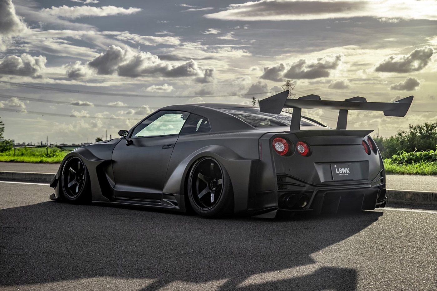 LB-WORKS-NISSAN-GT-R-R35-Dry00042