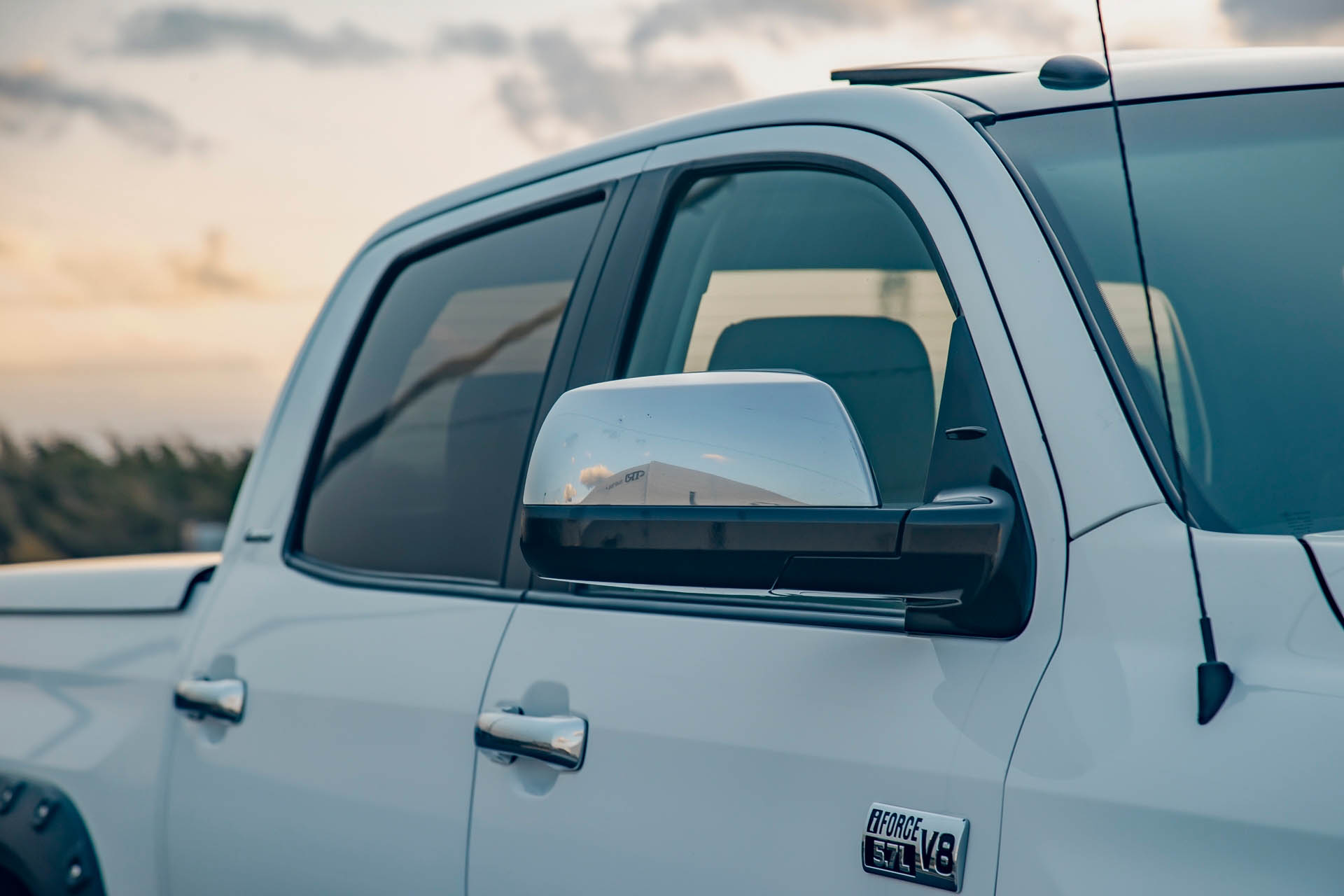 TOYOTA TUNDRA11