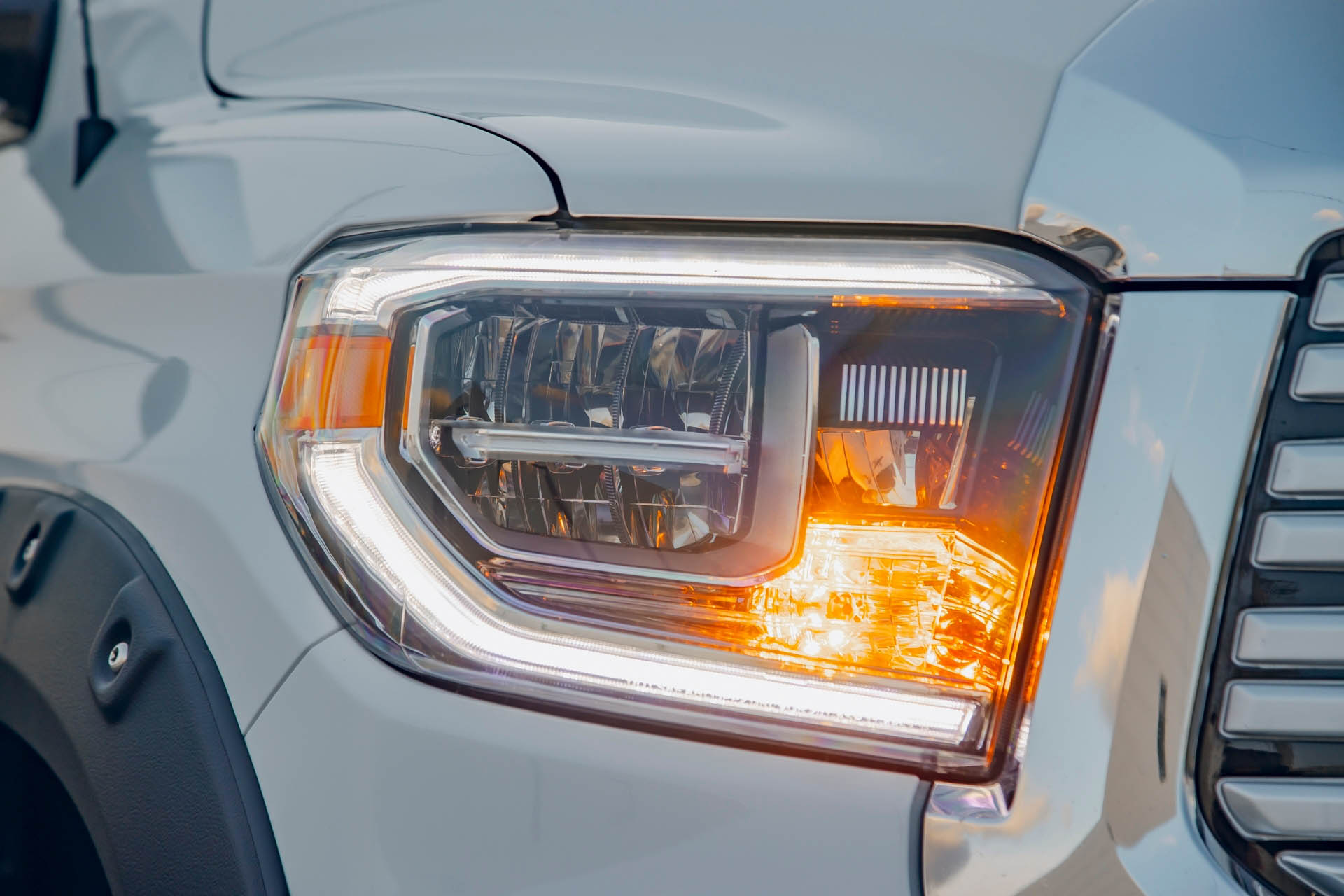 TOYOTA TUNDRA13