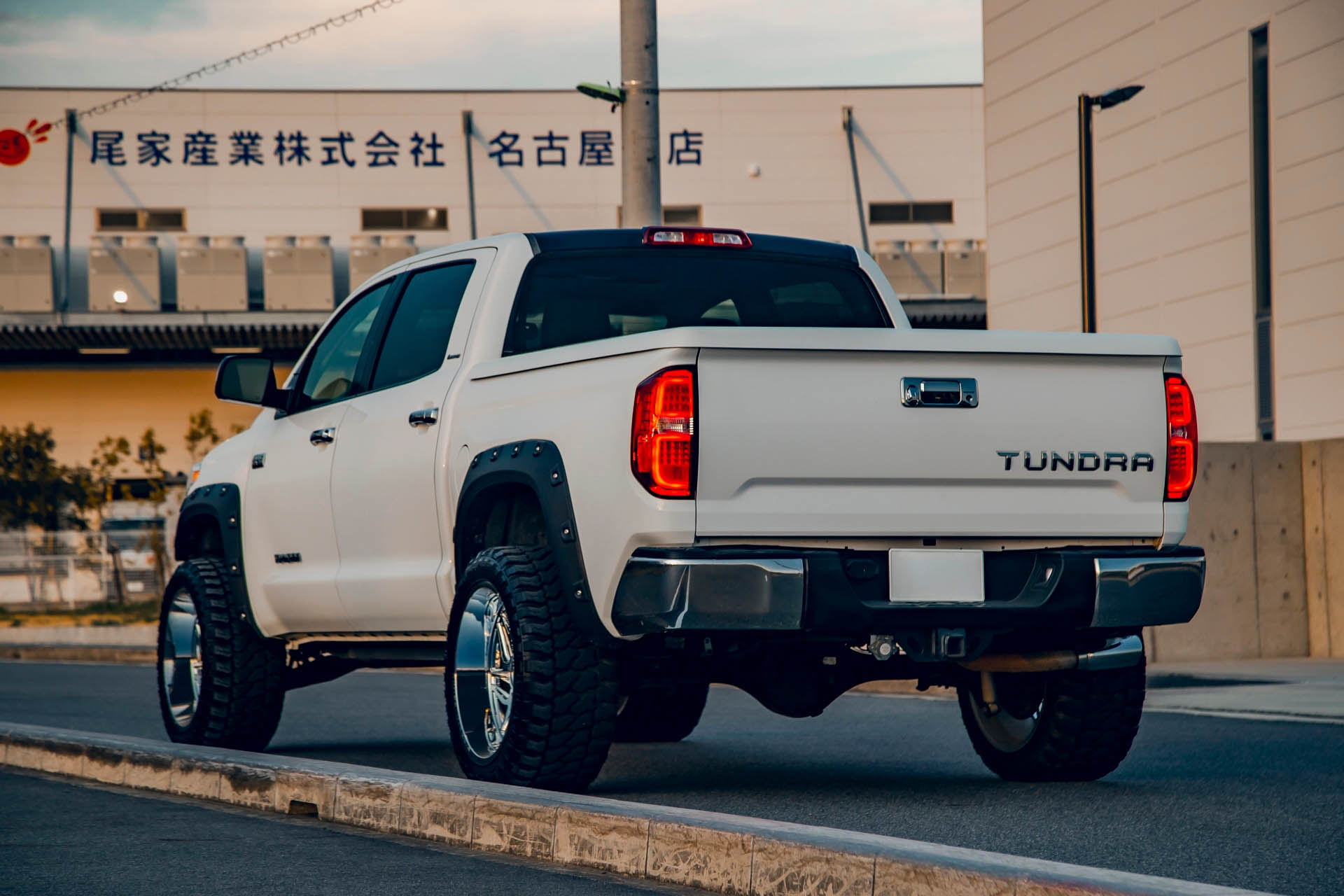 TOYOTA TUNDRA20