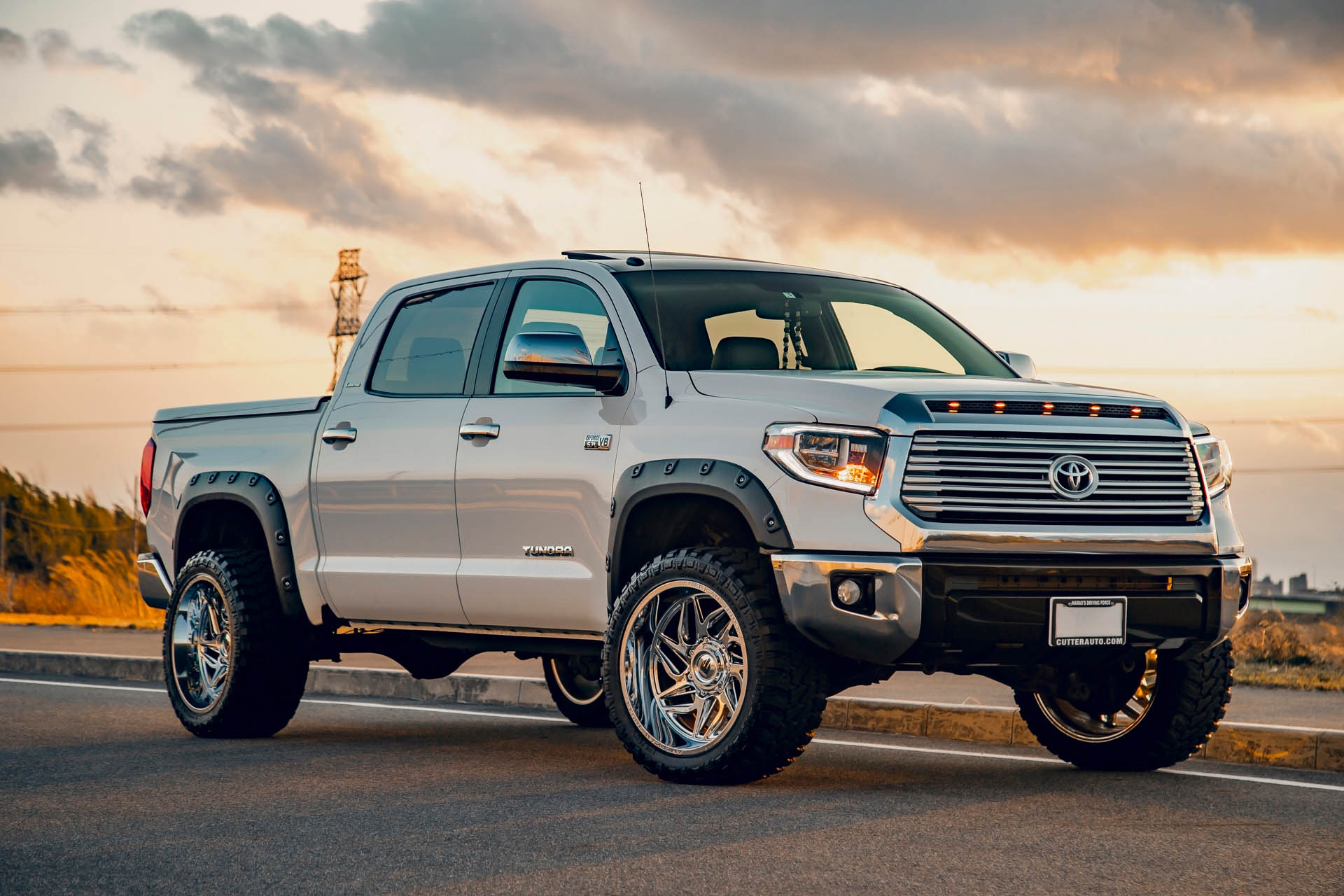 TOYOTA TUNDRA24