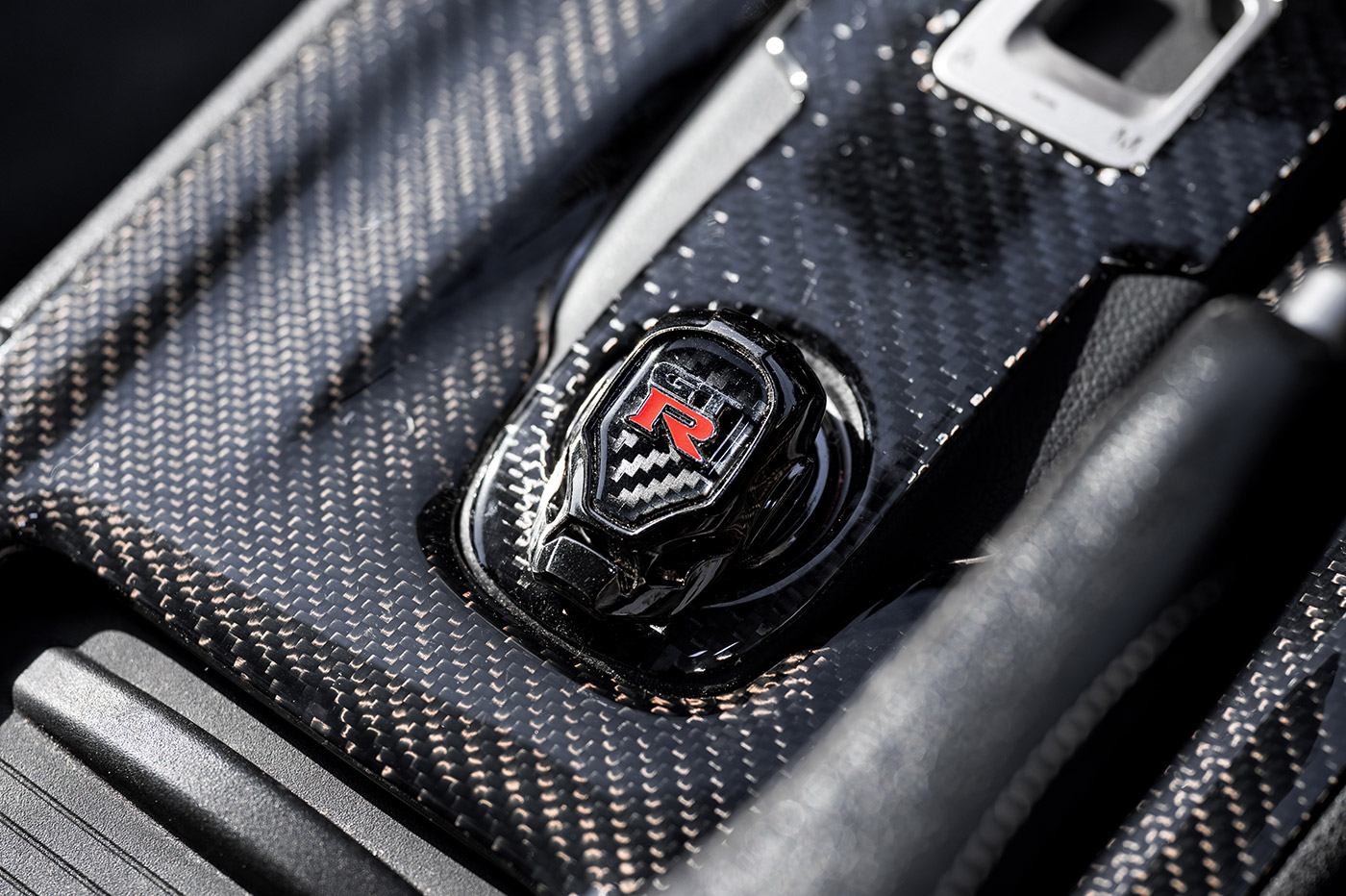 LB-WORKS-NISSAN-GT-R-R35-hokkaido-naisou00016