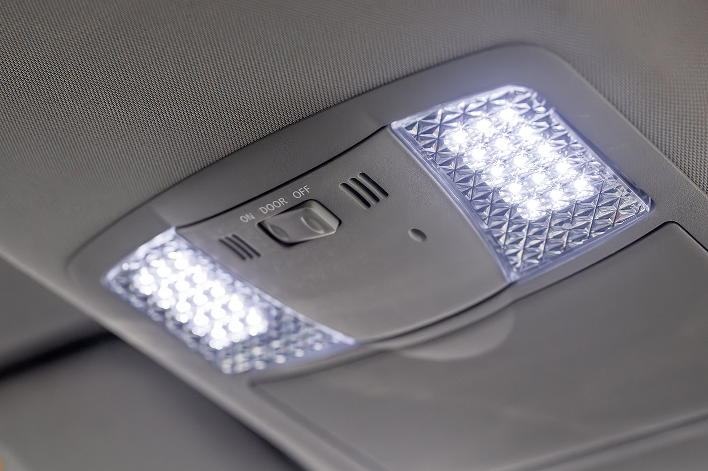 LB-WORKS-NISSAN-GT-R-R35-hokkaido-naisou00029