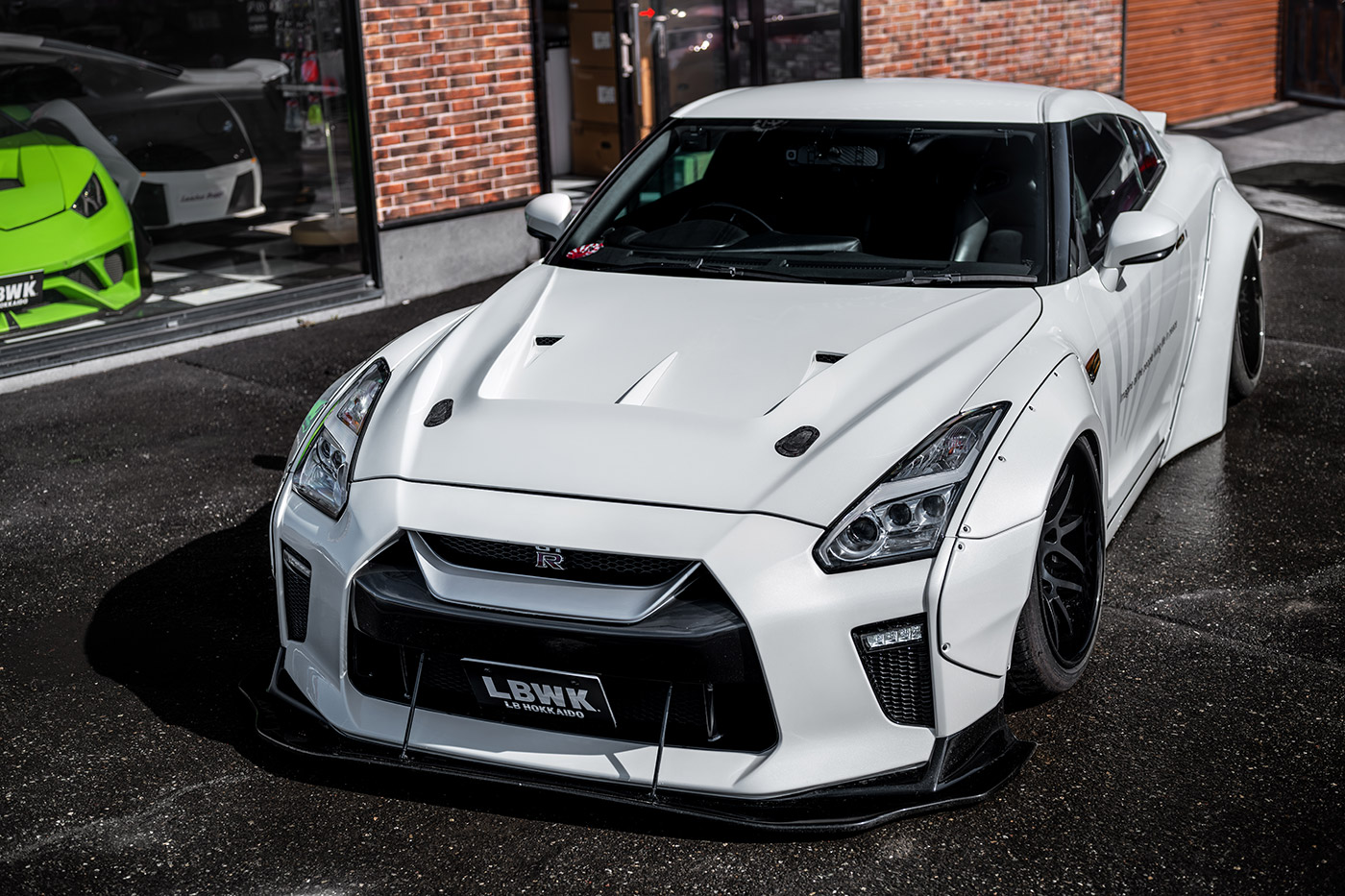 LB-WORKS-NISSAN-GT-R-R35-hokkaido00008