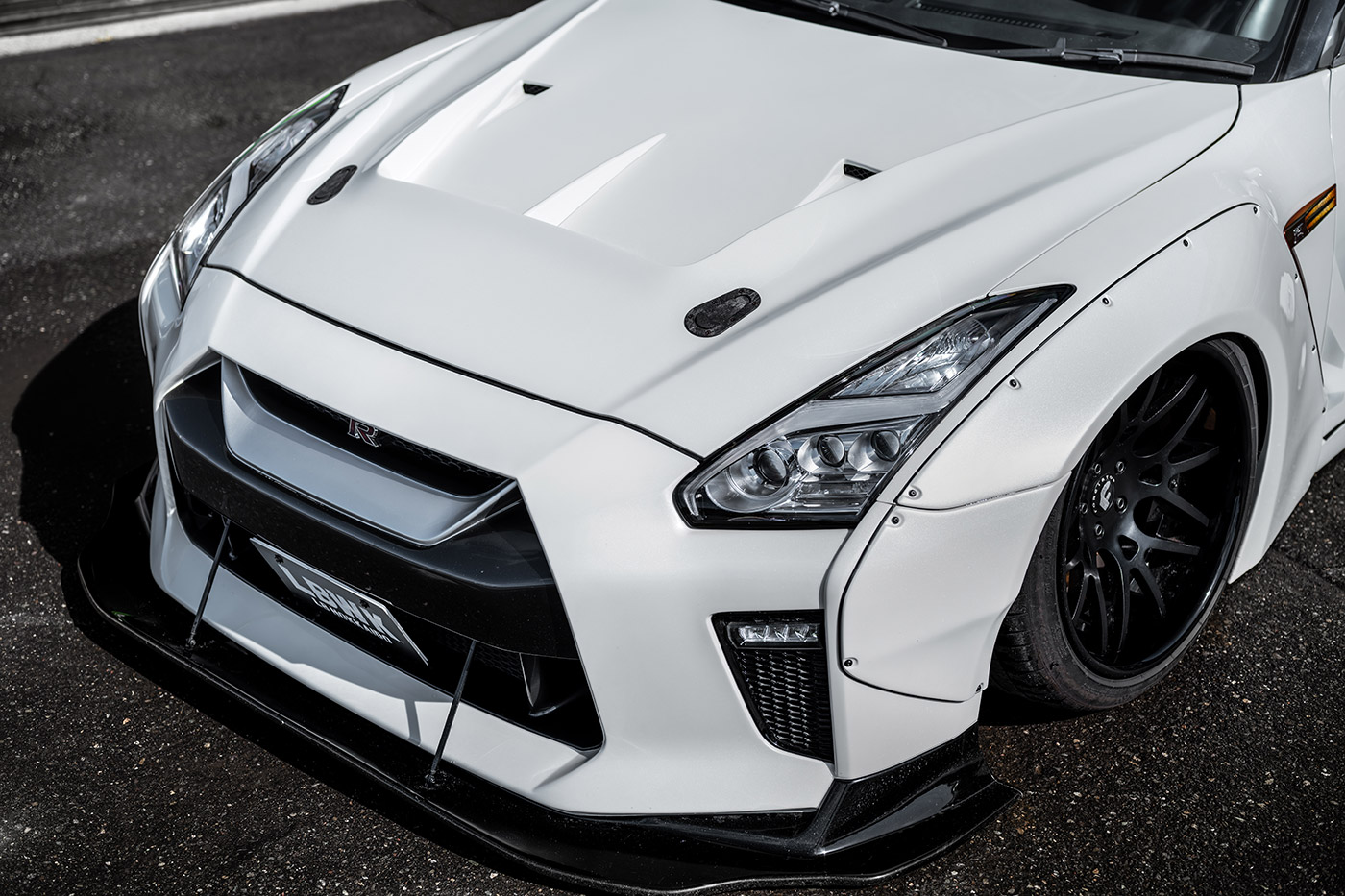 LB-WORKS-NISSAN-GT-R-R35-hokkaido00009
