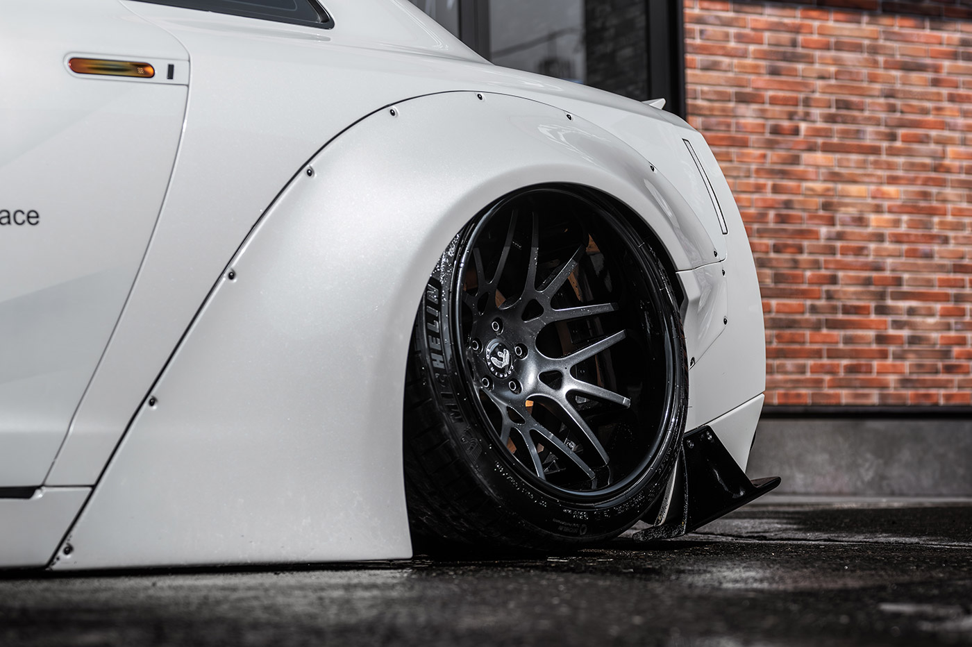 LB-WORKS-NISSAN-GT-R-R35-hokkaido00024