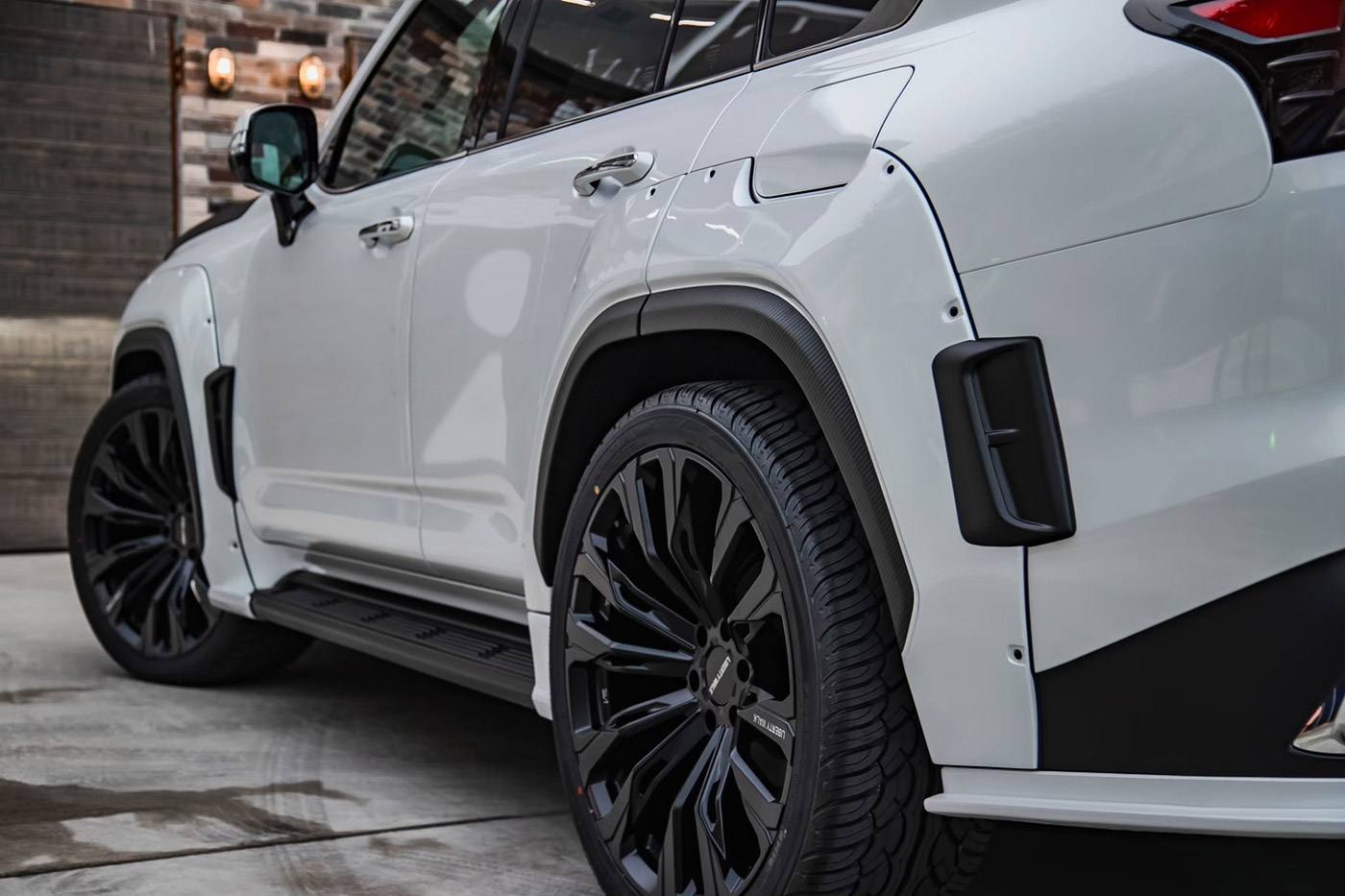 LB-WORKS-LEXUS-LX600-Full-Complete00002