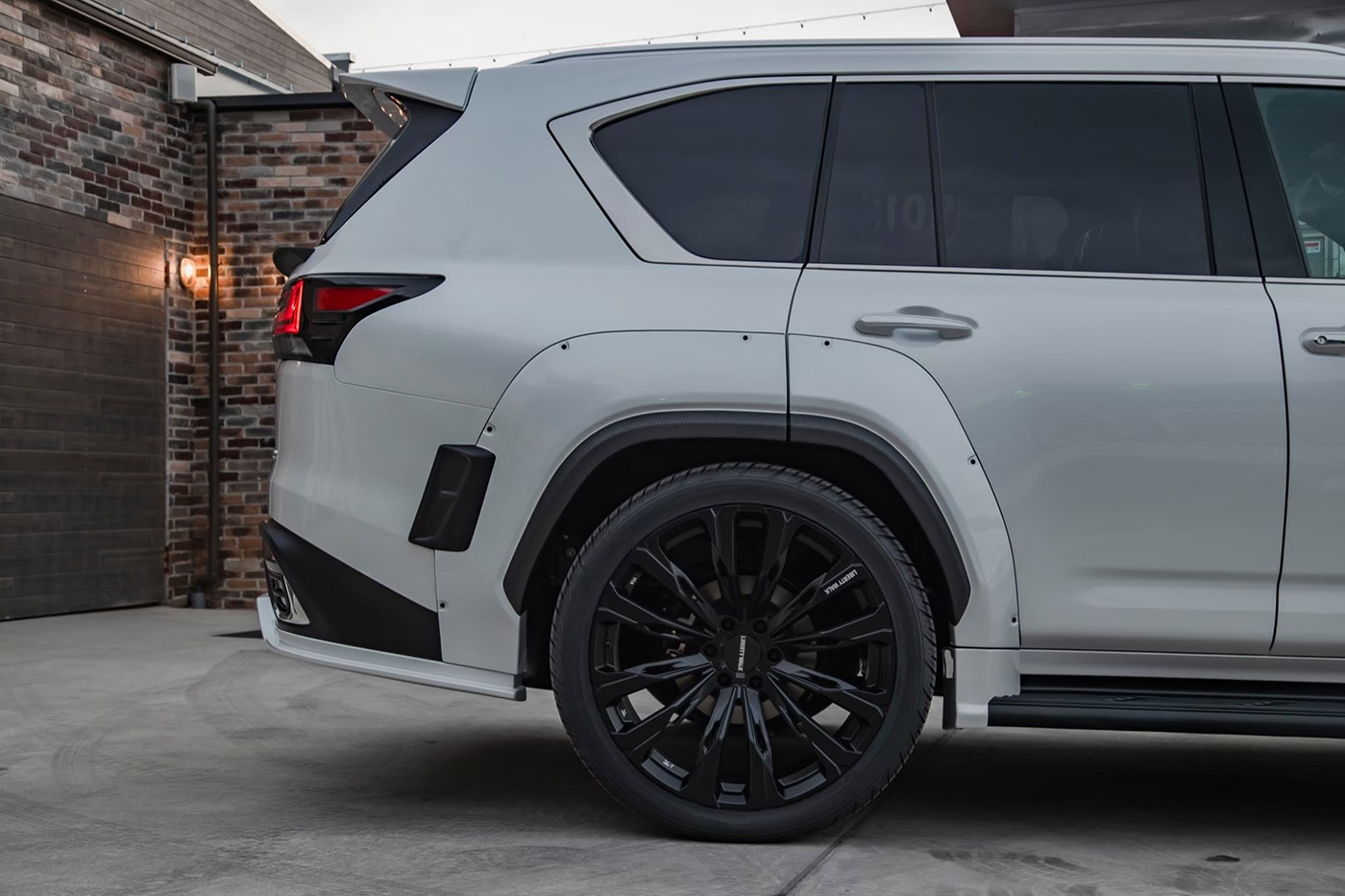 LB-WORKS-LEXUS-LX600-Full-Complete00009