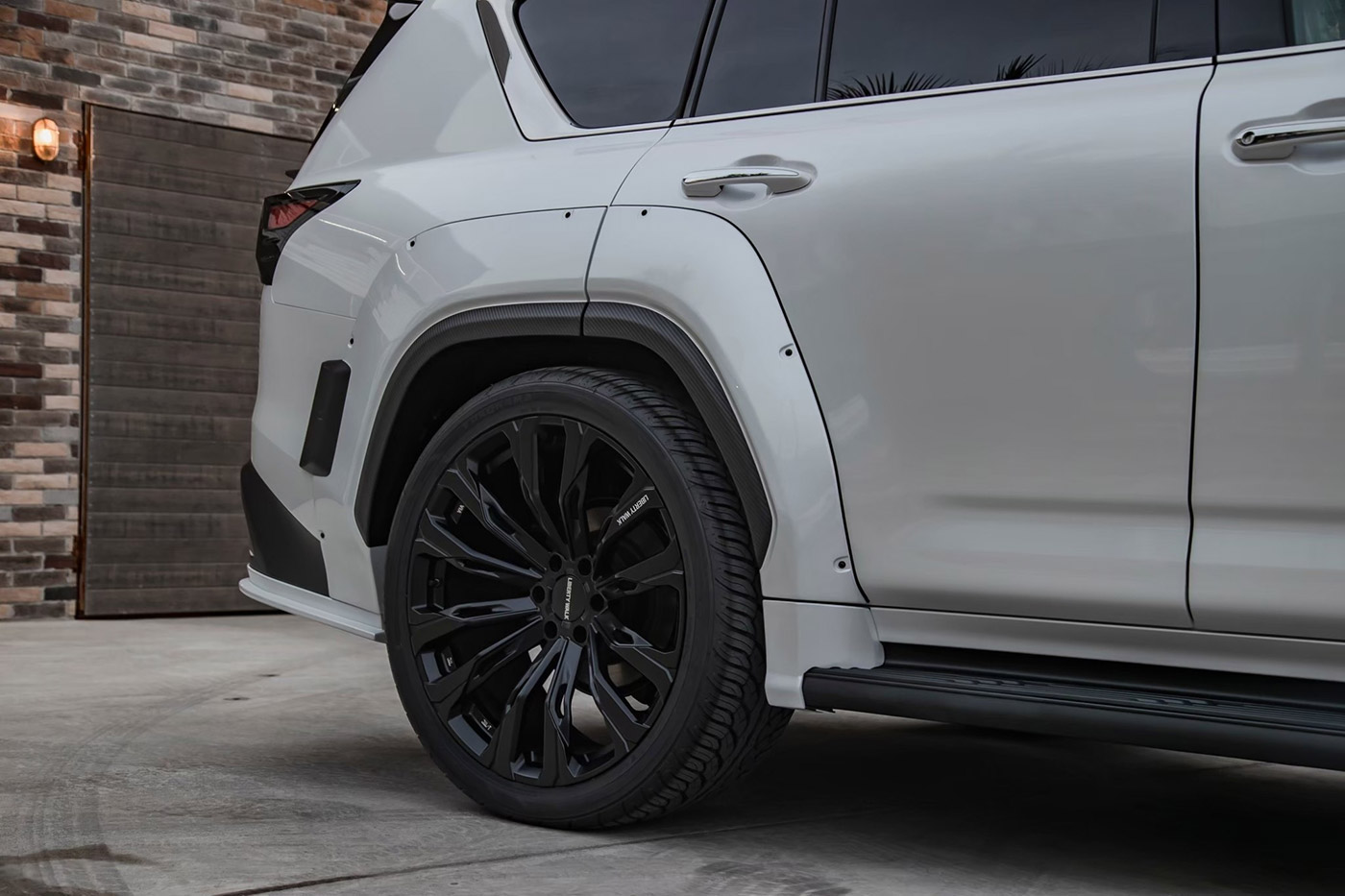 LB-WORKS-LEXUS-LX600-Full-Complete00011