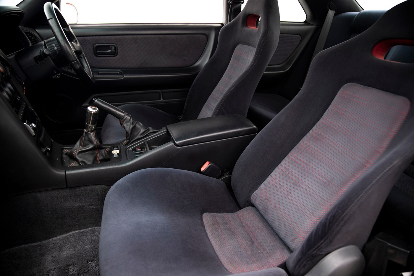 NISSAN-SKYLINE-R33-GT-R00018