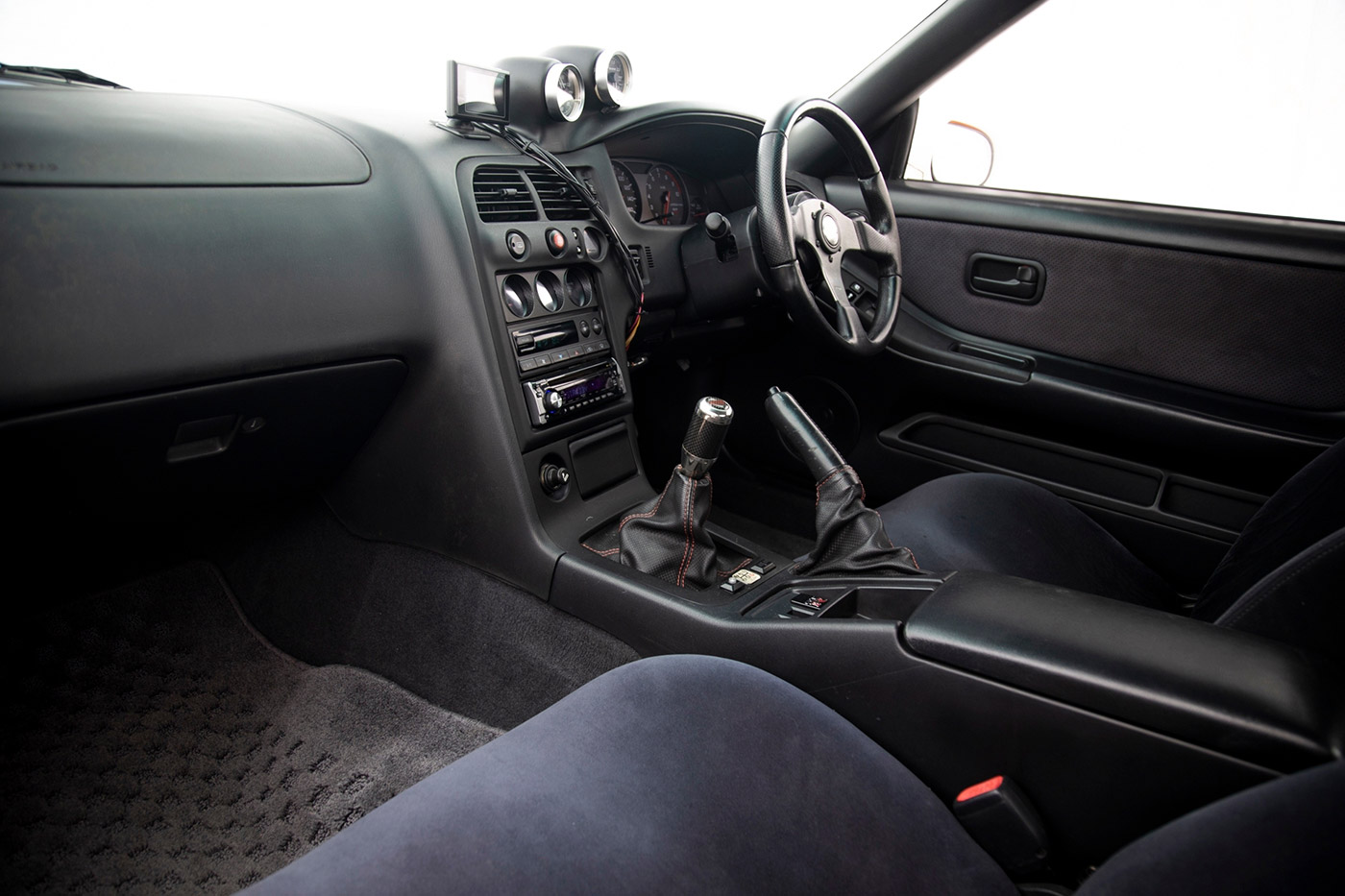 NISSAN-SKYLINE-R33-GT-R00019
