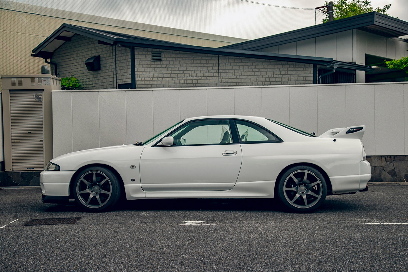NISSAN-SKYLINE-R33-GT-R00046