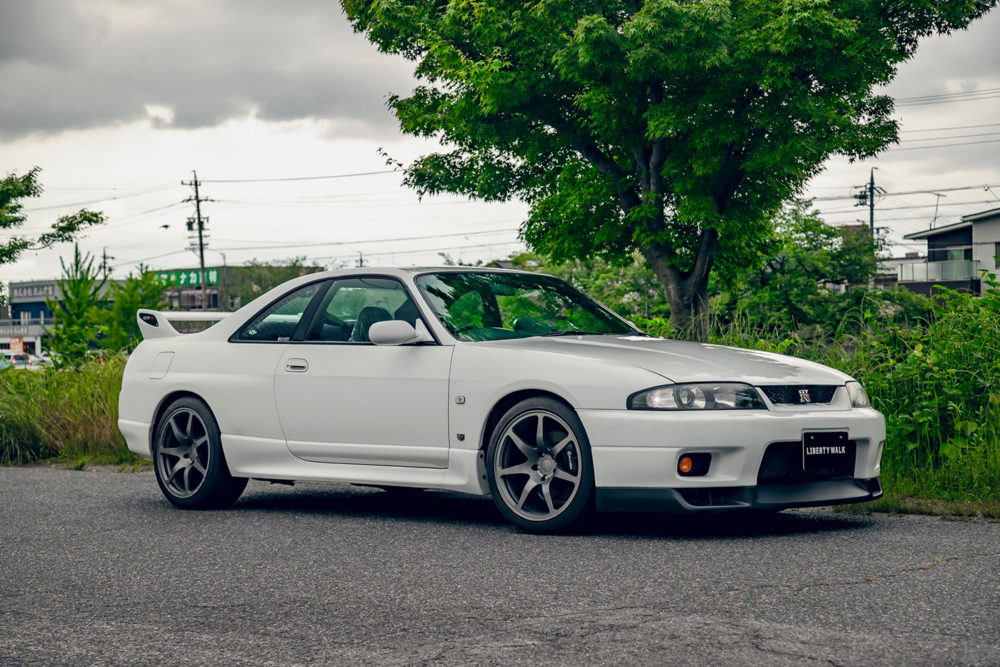 NISSAN-SKYLINE-R33-GT-R00050