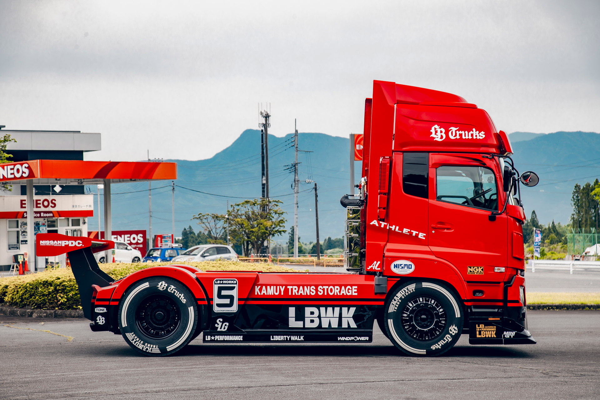 LB-TRUCKS-UD-QUON-Body-Kit00003