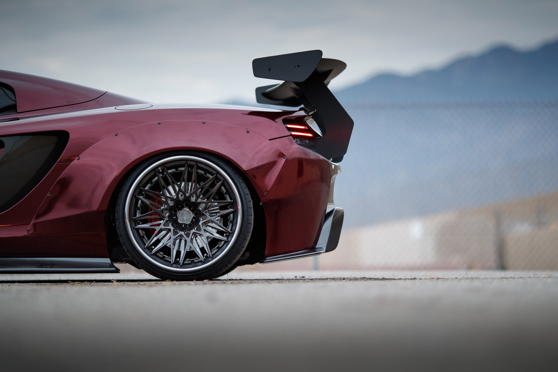 LB-WORKS Mclaren 650S : MP4-12c12