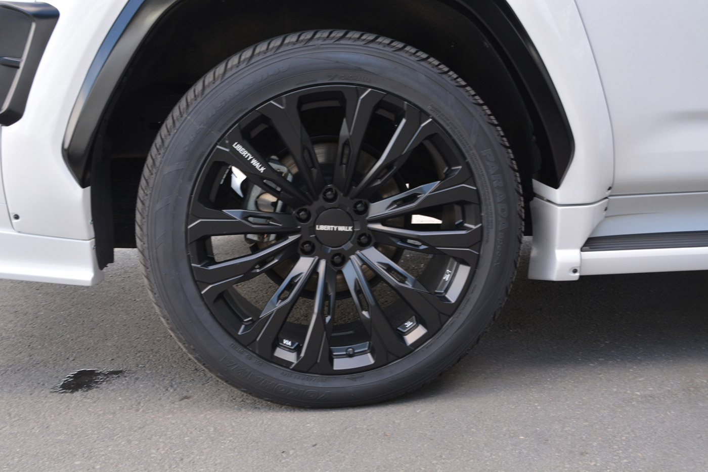 LB-WORKS-TOYOTA-LAND-CRUISER-30000015