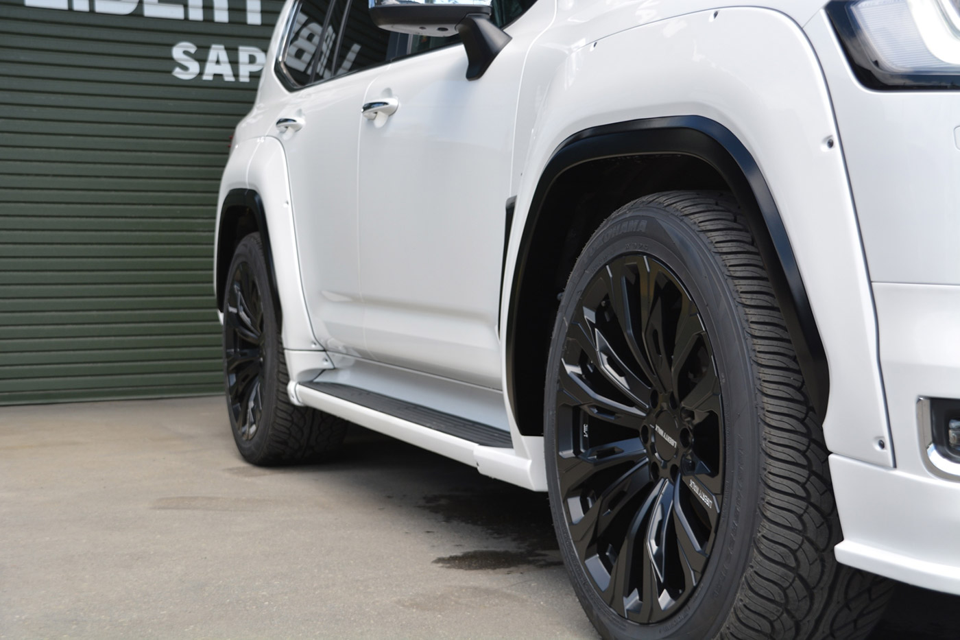 LB-WORKS-TOYOTA-LAND-CRUISER-30000017