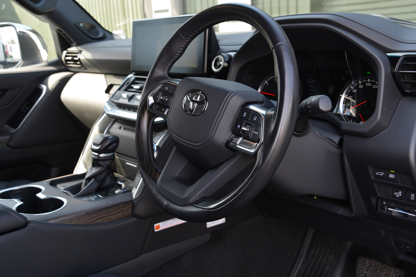 LB-WORKS-TOYOTA-LAND-CRUISER-30000028