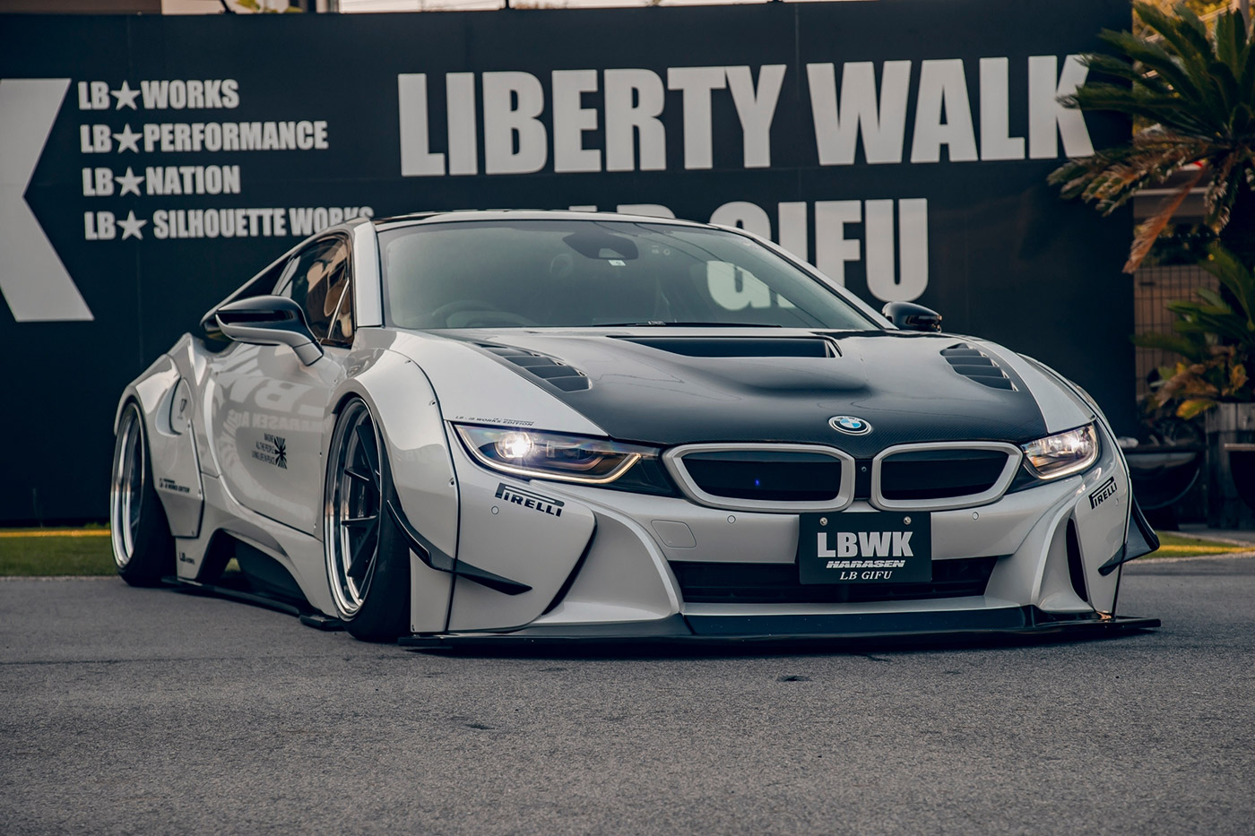 LB-WORKS-BMW-i800002