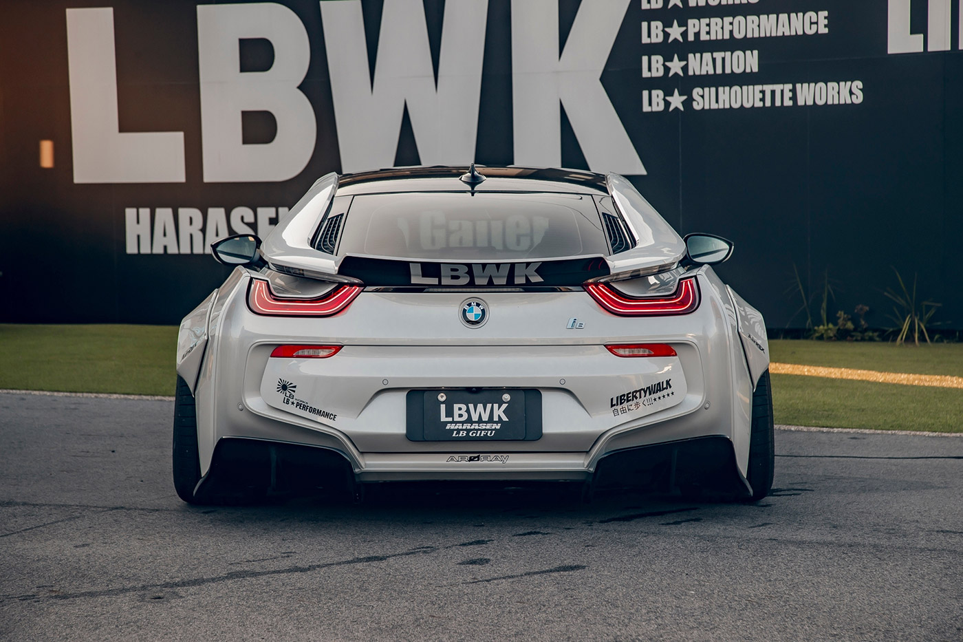 LB-WORKS-BMW-i800006