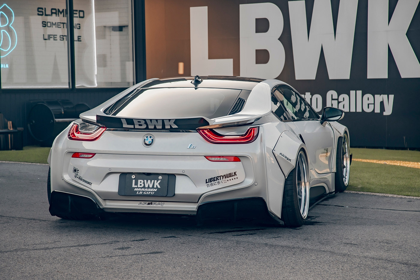 LB-WORKS-BMW-i800007