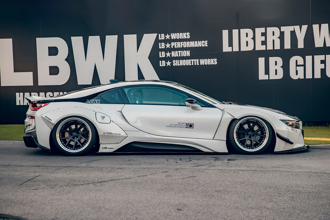 LB-WORKS-BMW-i800008