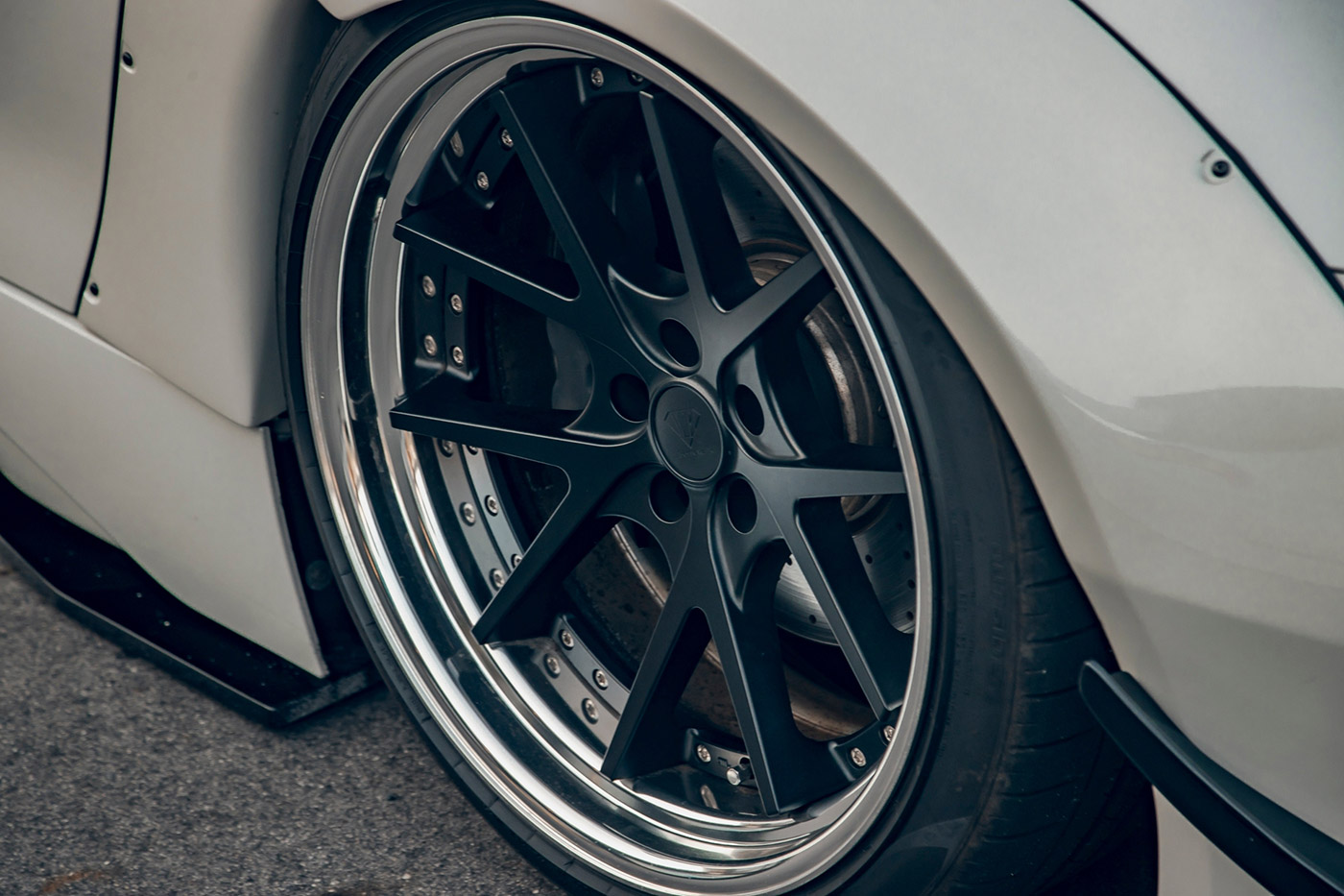 LB-WORKS-BMW-i800017