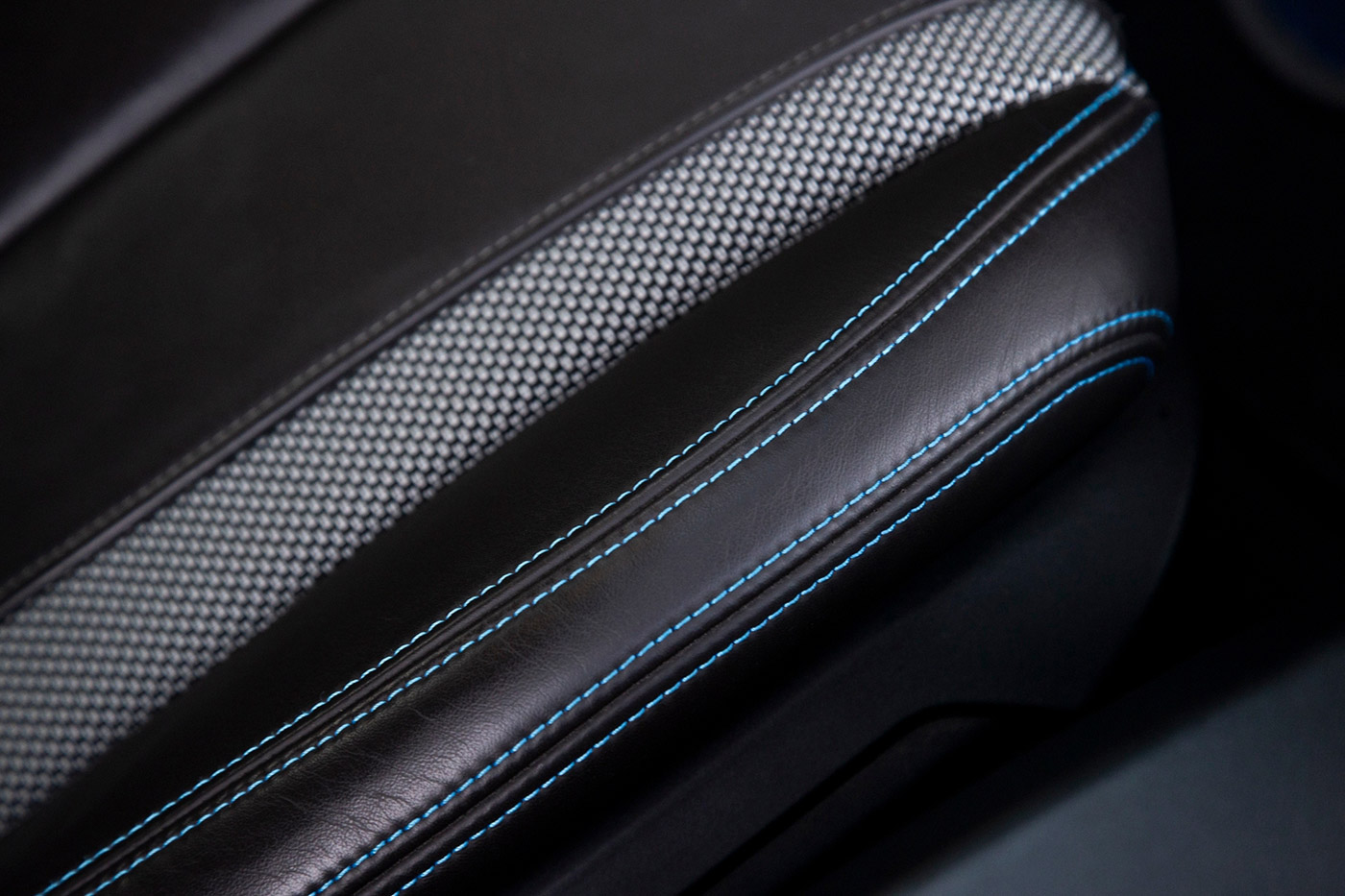 LB-WORKS-BMW-i800037