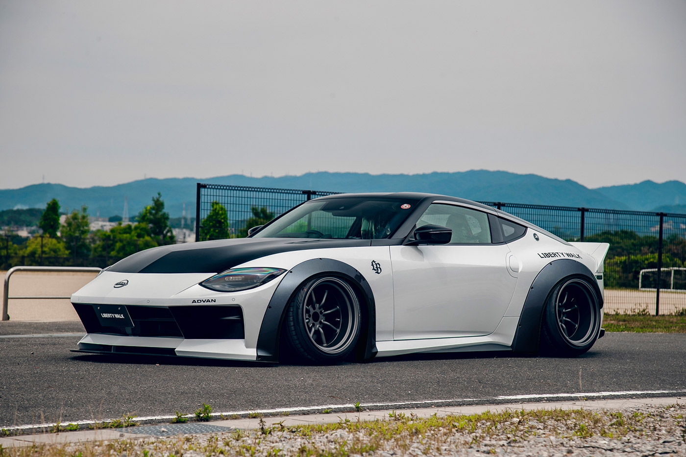 LB-WORKS-NISSAN-Fairlady-Z-RZ34-White00002