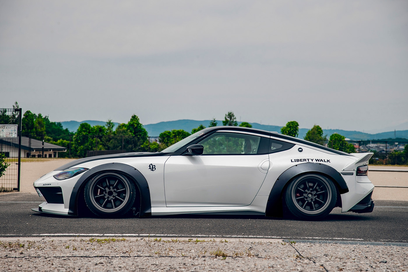 LB-WORKS-NISSAN-Fairlady-Z-RZ34-White00003