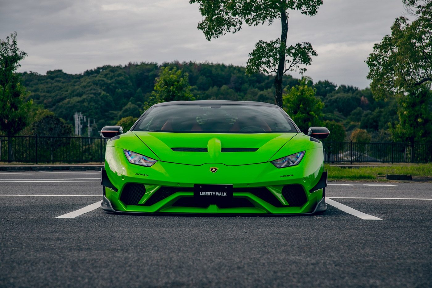 LB-Silhouette-WORKS-HURACAN-GT00001