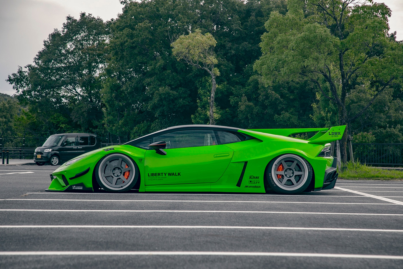 LB-Silhouette-WORKS-HURACAN-GT00004