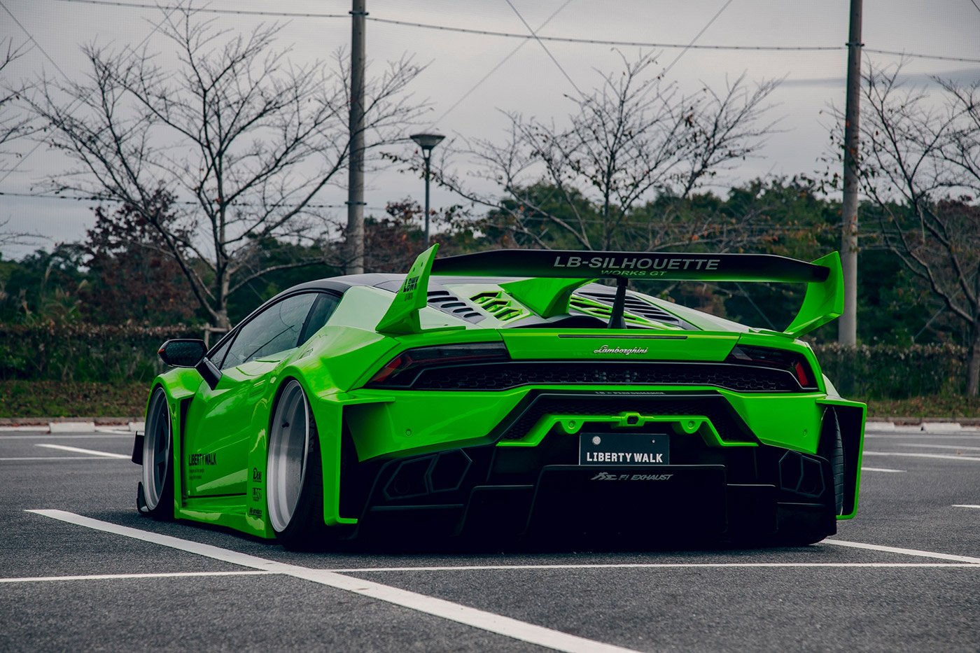 LB-Silhouette-WORKS-HURACAN-GT00005