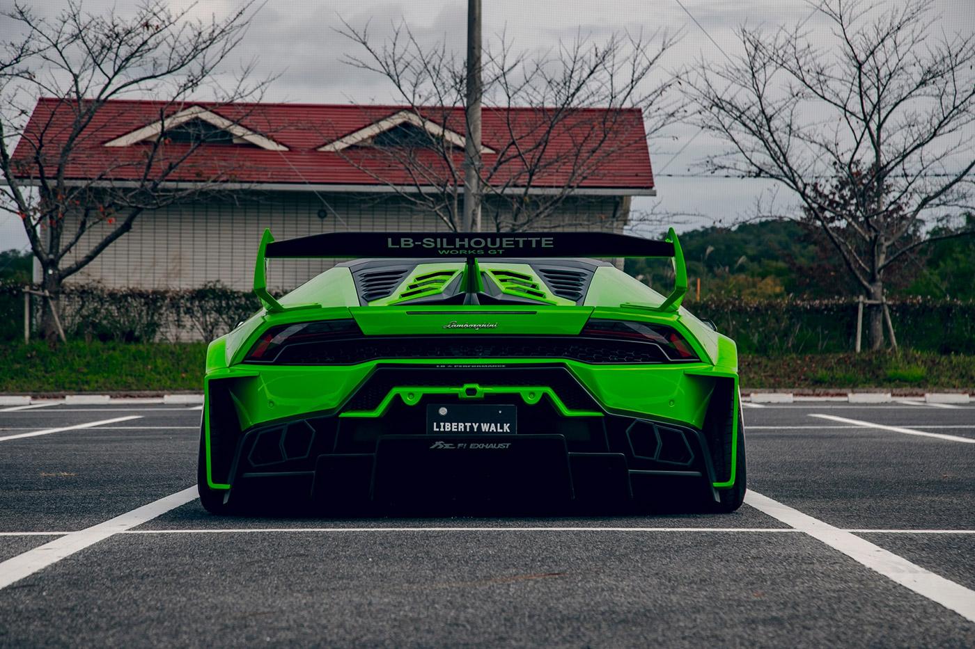 LB-Silhouette-WORKS-HURACAN-GT00006