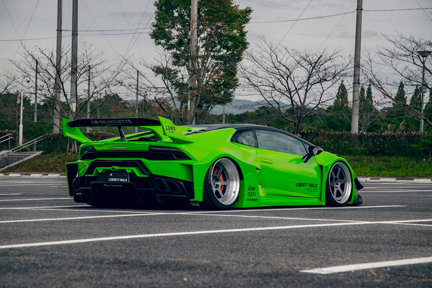 LB-Silhouette-WORKS-HURACAN-GT00007