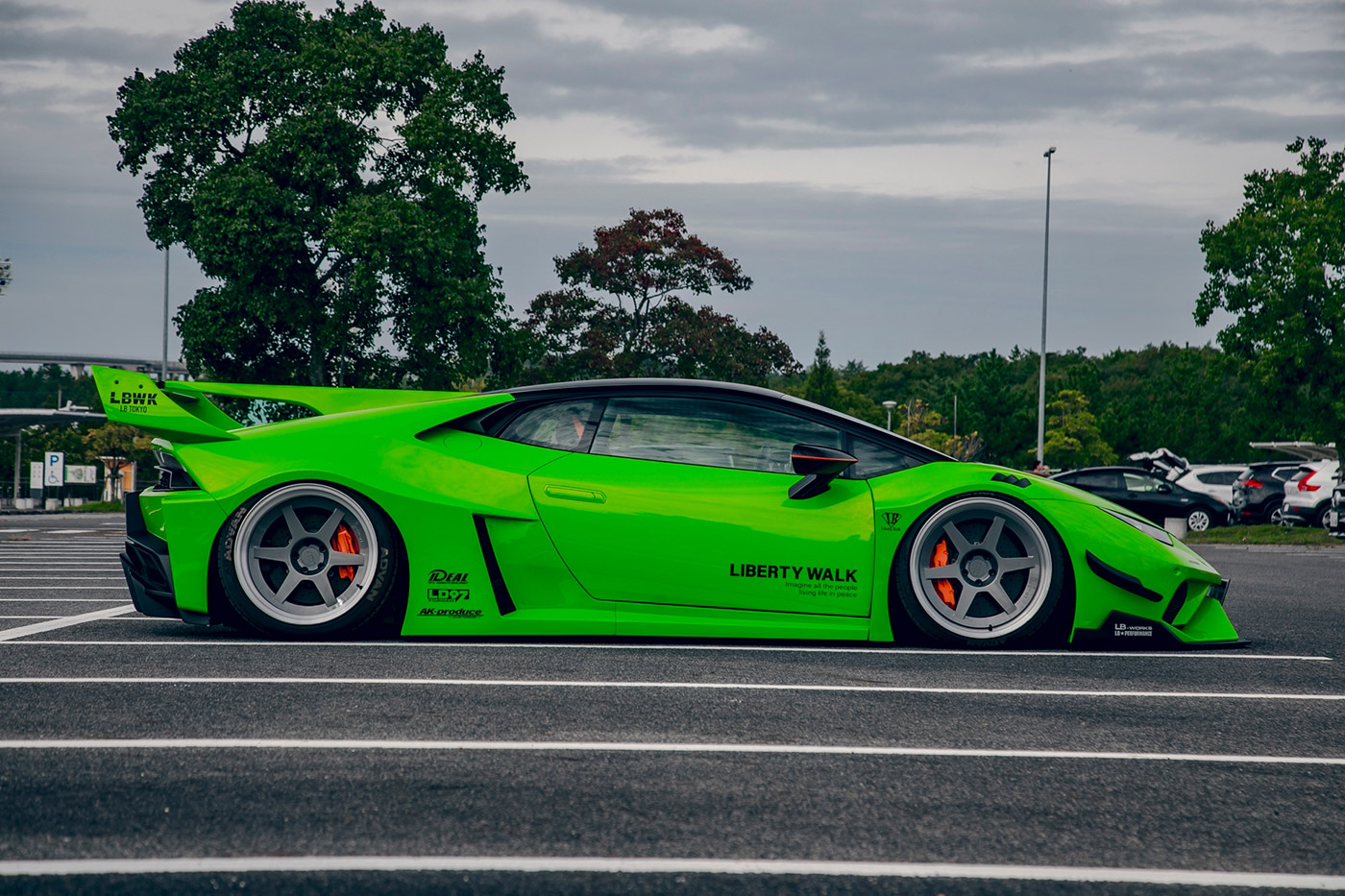 LB-Silhouette-WORKS-HURACAN-GT00008
