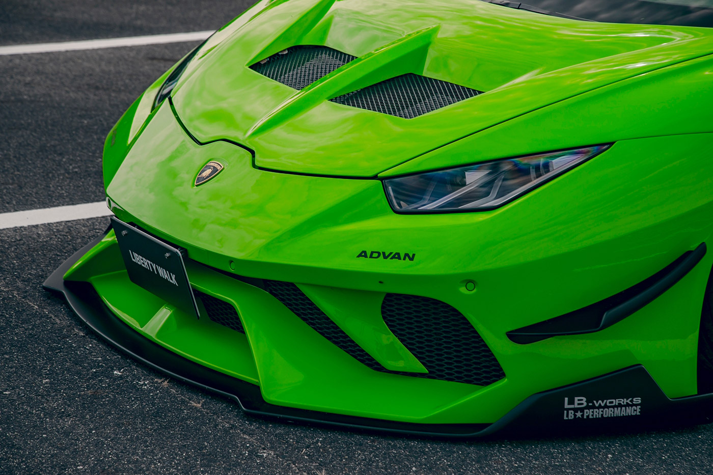 LB-Silhouette-WORKS-HURACAN-GT00009