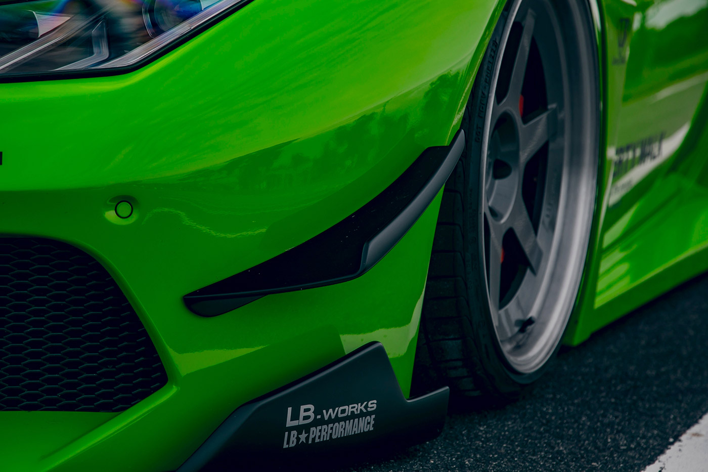LB-Silhouette-WORKS-HURACAN-GT00010