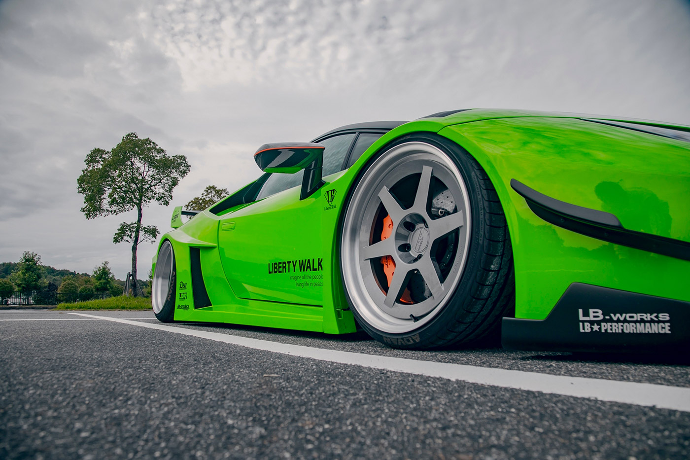 LB-Silhouette-WORKS-HURACAN-GT00013