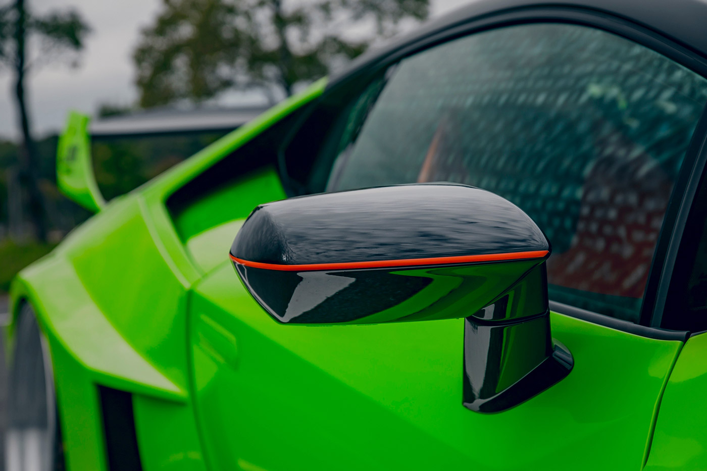 LB-Silhouette-WORKS-HURACAN-GT00014