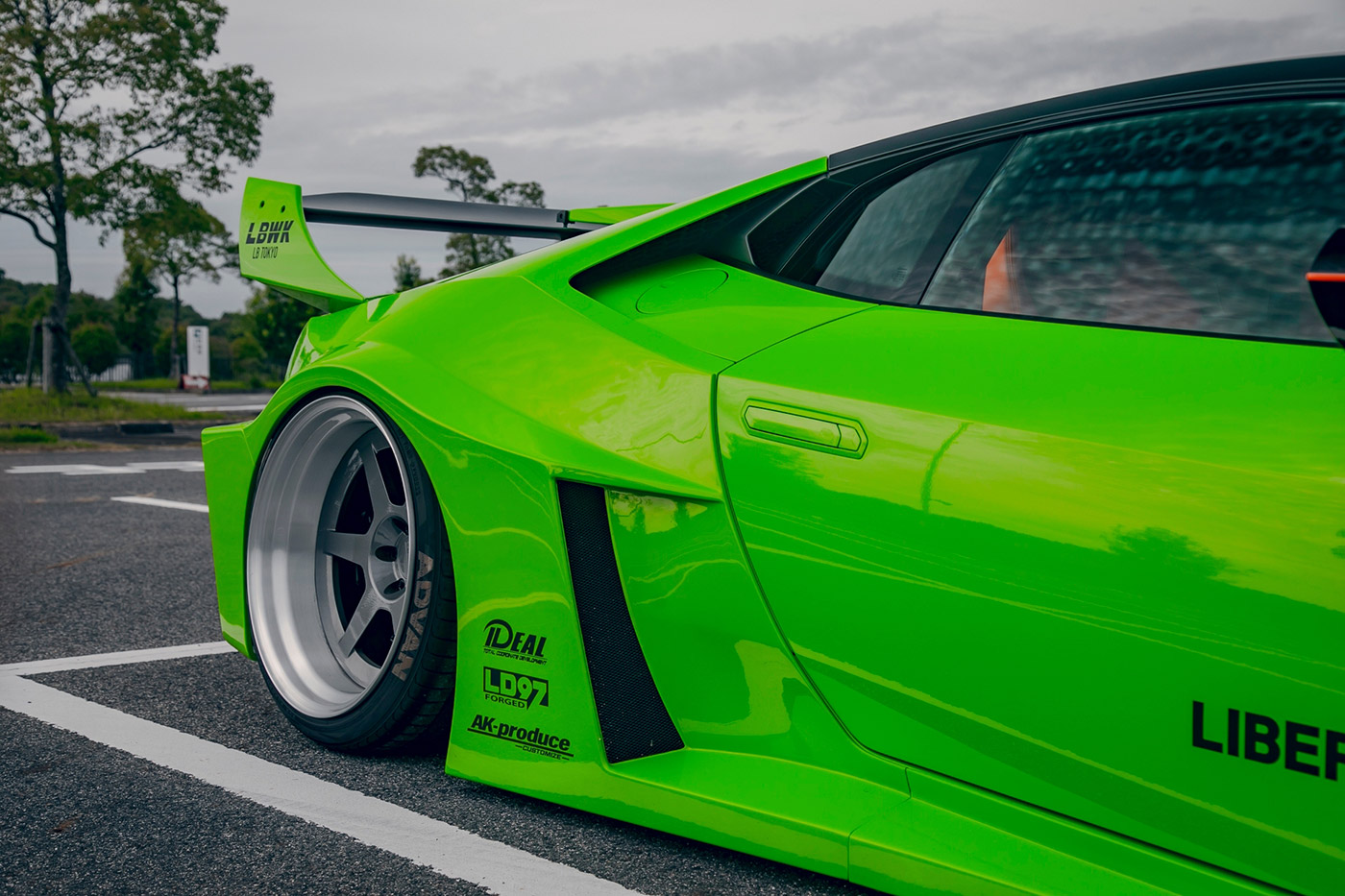 LB-Silhouette-WORKS-HURACAN-GT00015