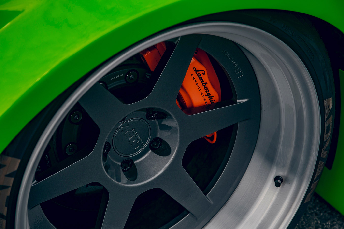 LB-Silhouette-WORKS-HURACAN-GT00016